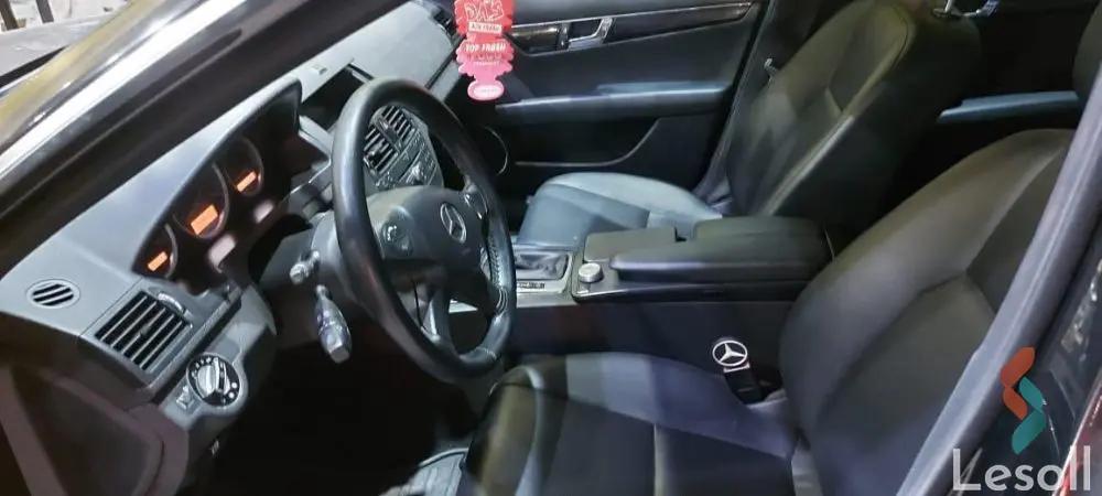 مرسيدس بنز ١٨٠ سي اوتوماتك مستعملة أسود موديل 2010