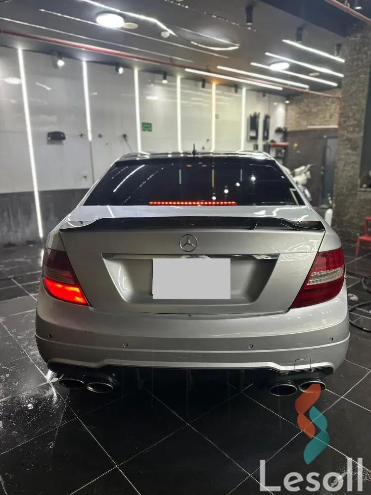 مرسيدس بنز ٣٠٠ سي اوتوماتك مستعملة فضي موديل 2008