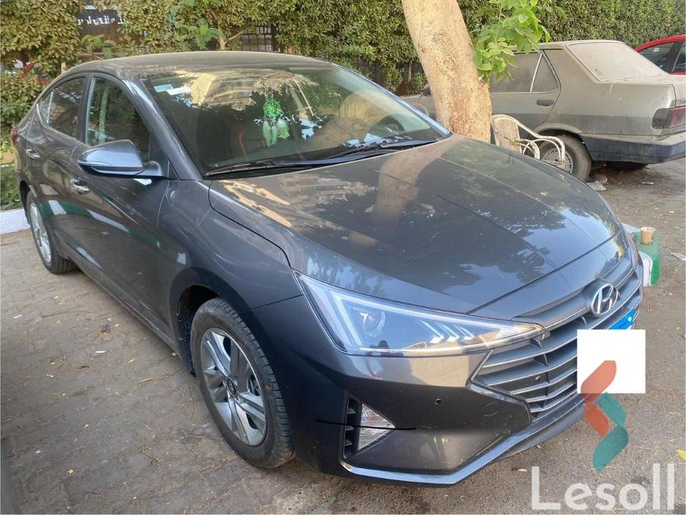 هيونداي إلنترا اوتوماتك مستعملة رمادي داكن موديل 2025