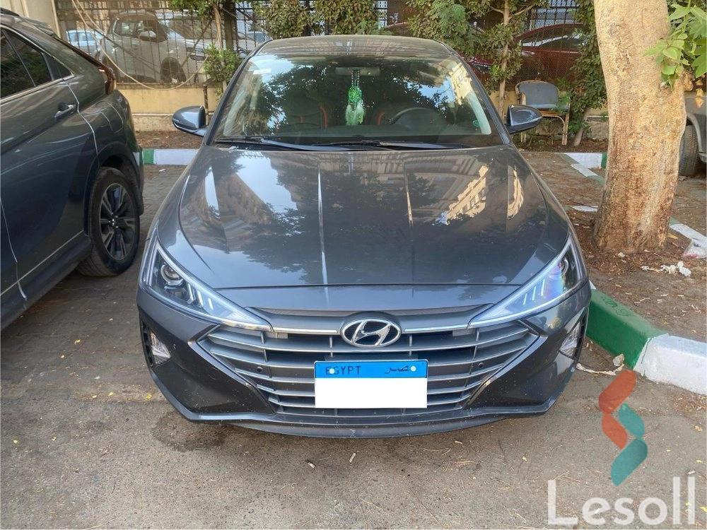 هيونداي إلنترا اوتوماتك مستعملة رمادي داكن موديل 2025