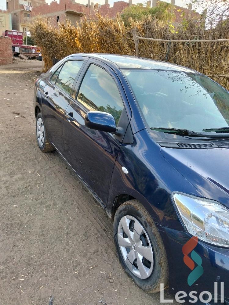 تويوتا يارس مانيوال مستعملة أزرق موديل 2008 - صورة 2