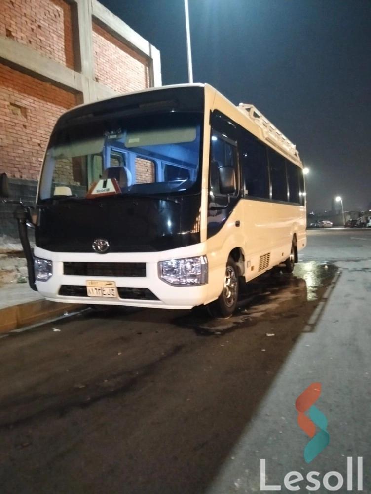 تويوتا هيلوكس مانيوال جديدة أبيض موديل 2024 - الصورة الرئيسية