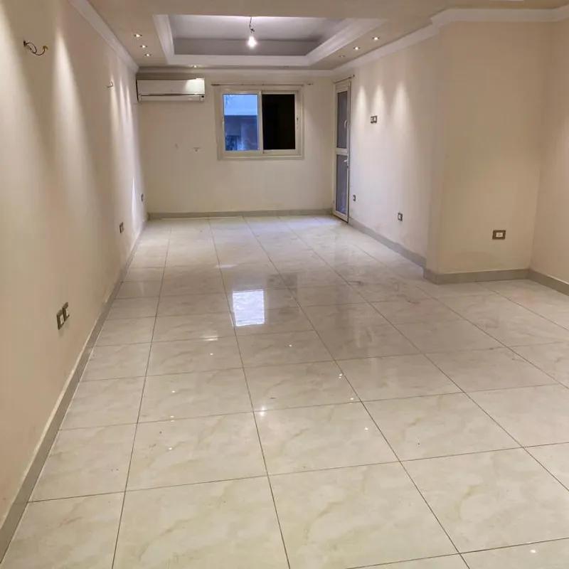 شقة للبيع بمساحة 260 متر و 5 غرف في الدقى الجيزة