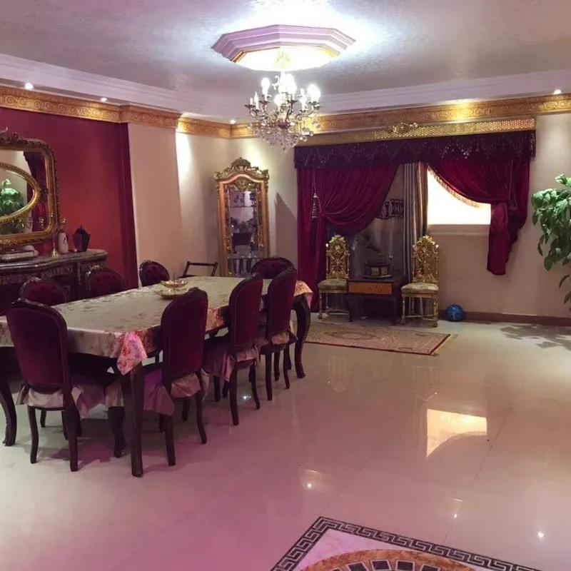 شقة للبيع بمساحة 200 متر و 3 غرف في الهرم الجيزة