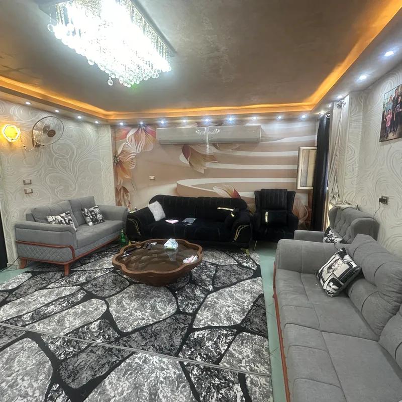 شقة للبيع بمساحة 130 متر و غرفتان في الهرم الجيزة