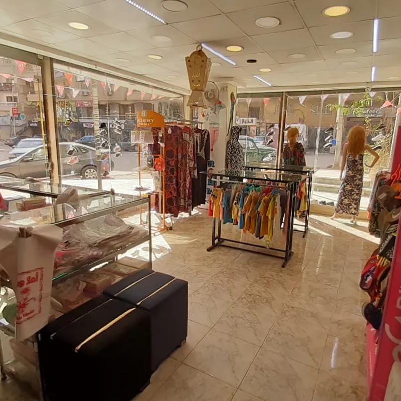 محل للبيع بمساحة 200 متر في الجيزة 