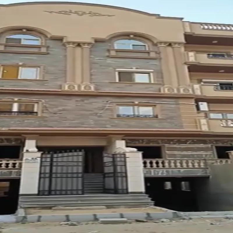 Apartment for sale with an data.area 135 meters and 3 data.rooms in Cheikh Zayed Giza - Image 3