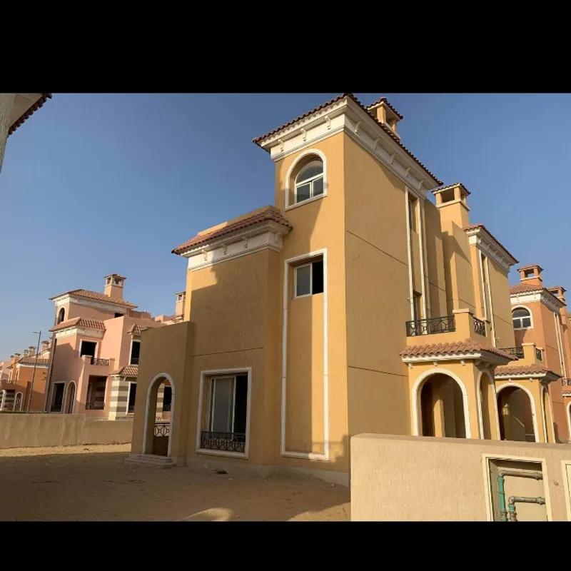 فيلا للبيع بمساحة 573 متر و 7 غرف في الشيخ زايد الجيزة