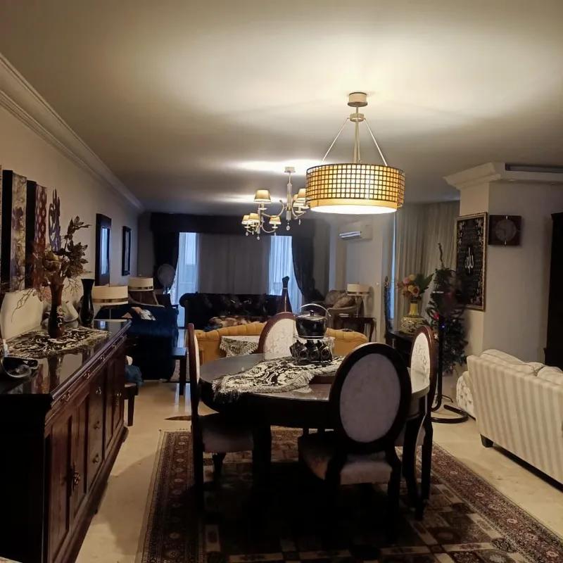 شقة للبيع بمساحة 270 متر و 3 غرف في  الجيزة