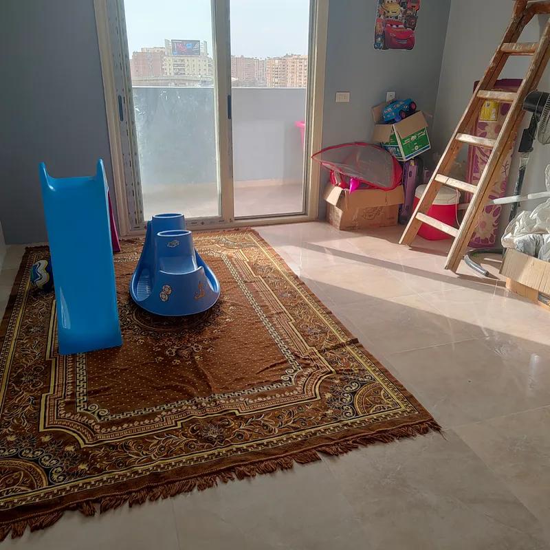 شقة للبيع بمساحة 250 متر و 5 غرف في الهرم الجيزة