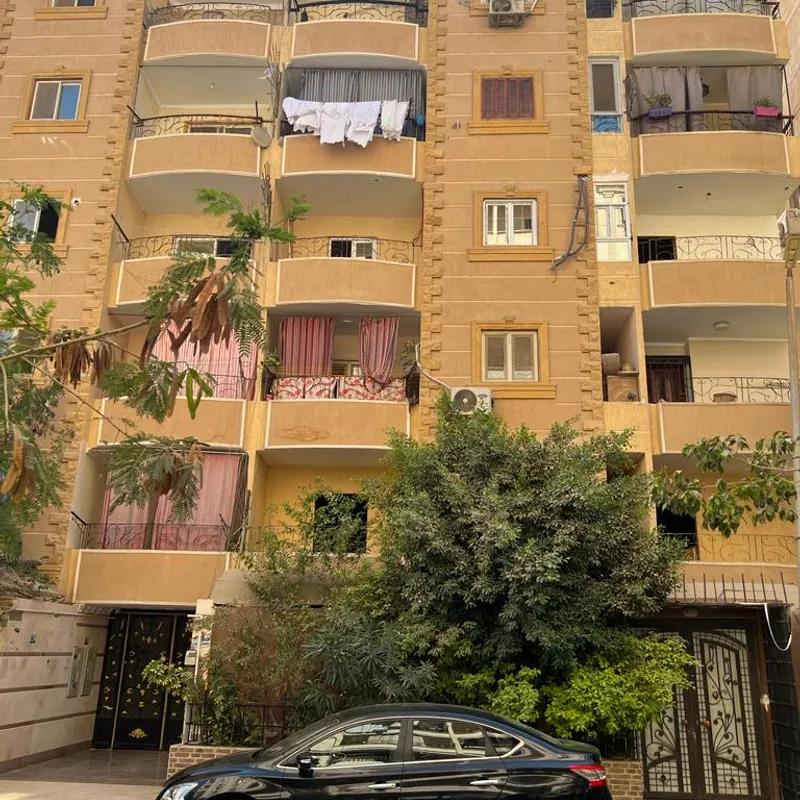 شقة للبيع بمساحة 165 متر و 3 غرف في  الجيزة
