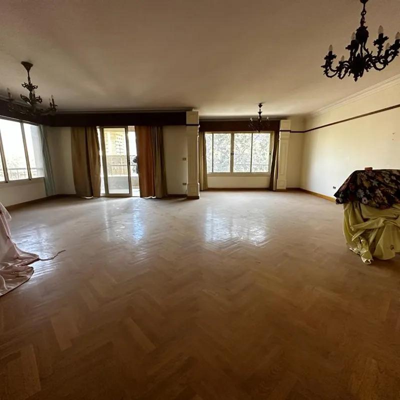 Apartment for sale with an data.area 300 meters and 5 data.rooms in   Giza 