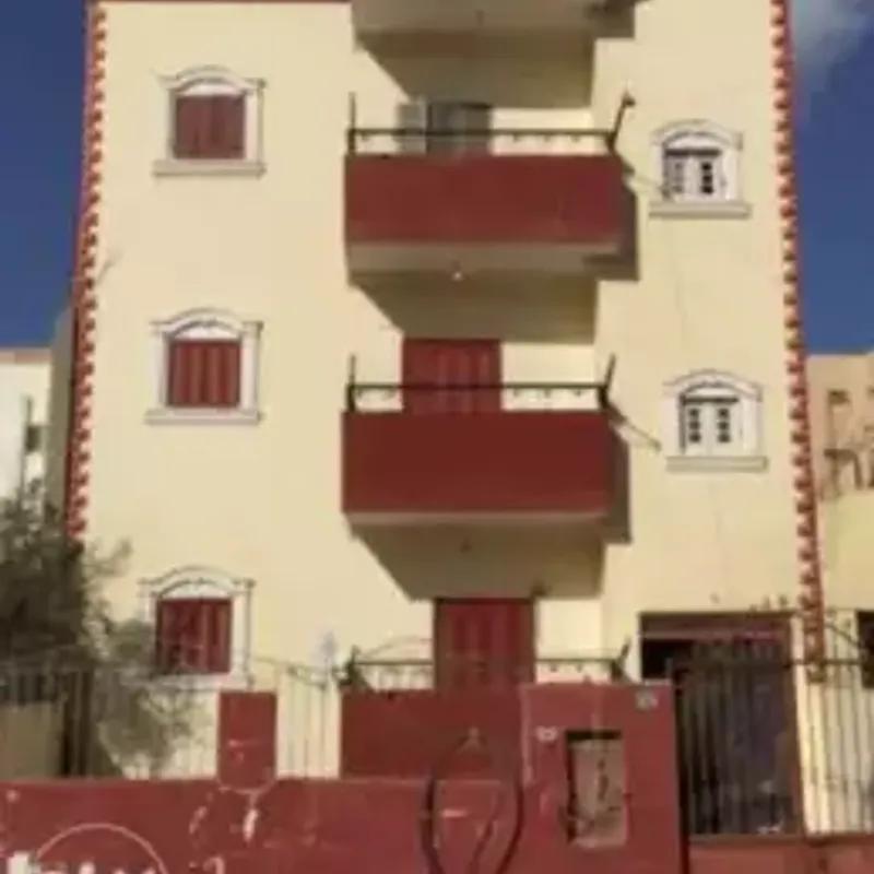 شقة بحديقة للبيع بمساحة 150 متر و 3 غرف في  الشرقية