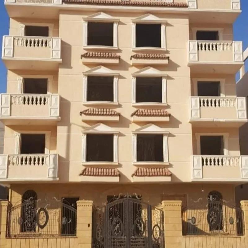 شقة للبيع بمساحة 200 متر و 3 غرف في التجمع الخامس القاهرة