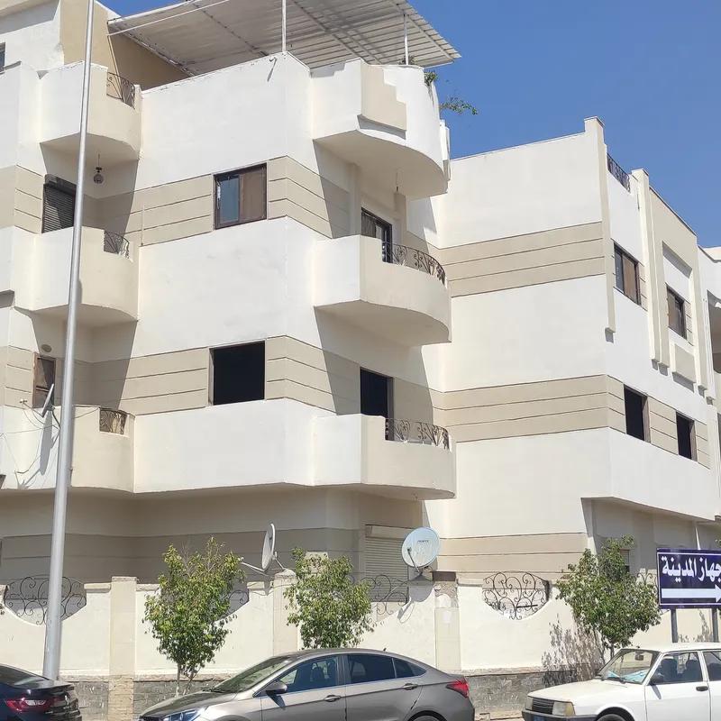 شقة للبيع بمساحة 240 متر و 3 غرف في التجمع الاول القاهرة