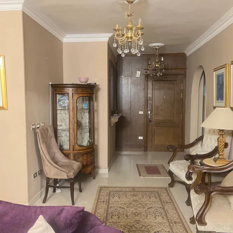 شقة للبيع بمساحة 220 متر و 3 غرف في المقطم القاهرة - صورة 3