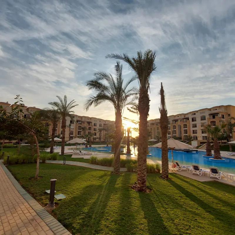 شقة للبيع بمساحة 220 متر و 4 غرف في التجمع الخامس القاهرة - صورة 3