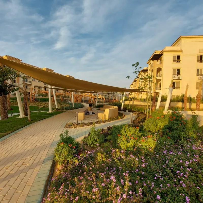 شقة للبيع بمساحة 220 متر و 4 غرف في التجمع الخامس القاهرة - كل الصور