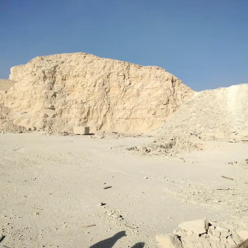 ارض مبانى للبيع بمساحة 15000 متر في طره القاهرة 