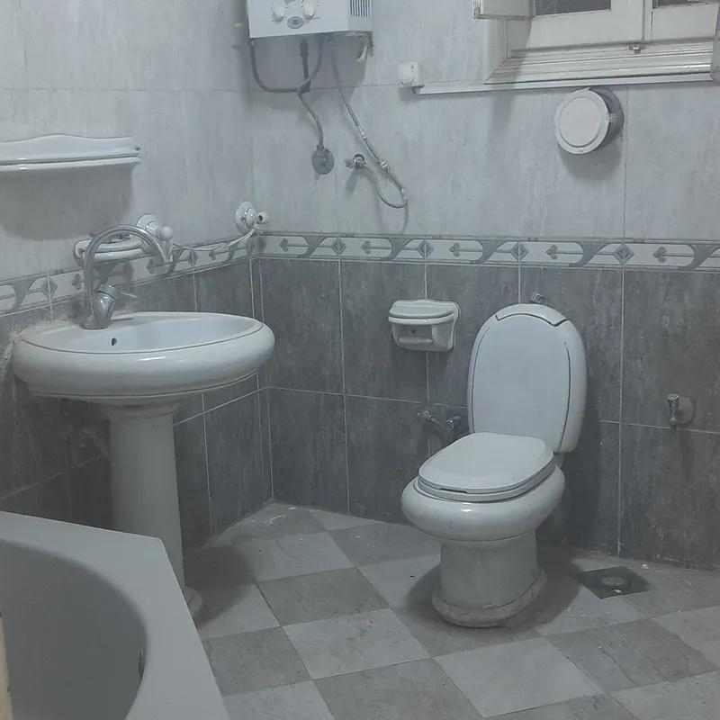 شقة للبيع بمساحة 140 متر و 3 غرف في عين شمس القاهرة - صورة 3