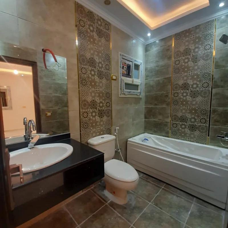 شقة للبيع بمساحة 240 متر و 3 غرف في مدينة نصر القاهرة