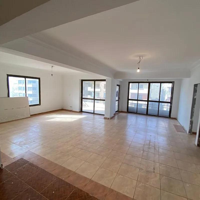 شقة للبيع بمساحة 275 متر و 4 غرف في مدينة نصر القاهرة