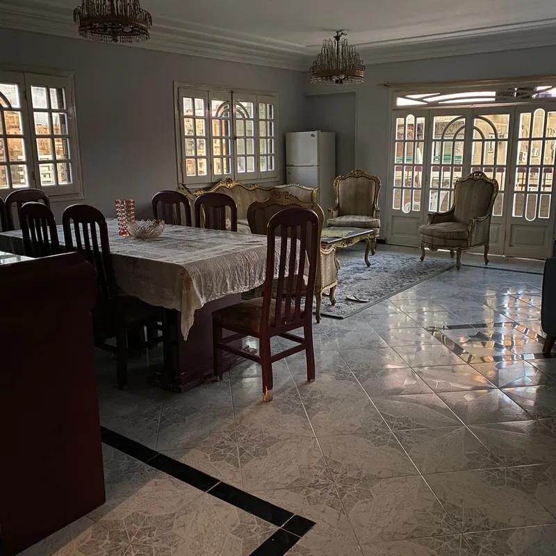 شقة للبيع بمساحة 220 متر و 4 غرف في مدينة نصر القاهرة - صورة 3