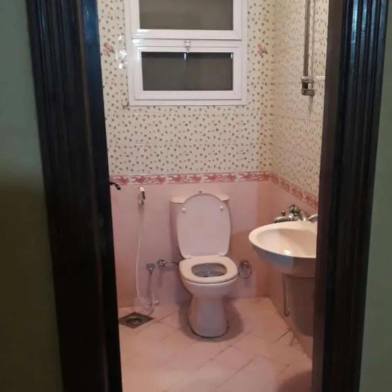 شقة للبيع بمساحة 220 متر و 4 غرف في مدينة نصر القاهرة - صورة 4