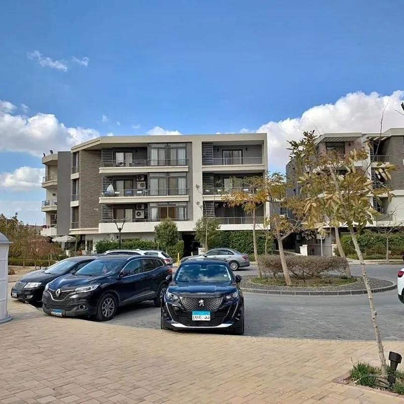 شقة بحديقة للبيع بمساحة 165 متر و 3 غرف في مدينة نصر القاهرة