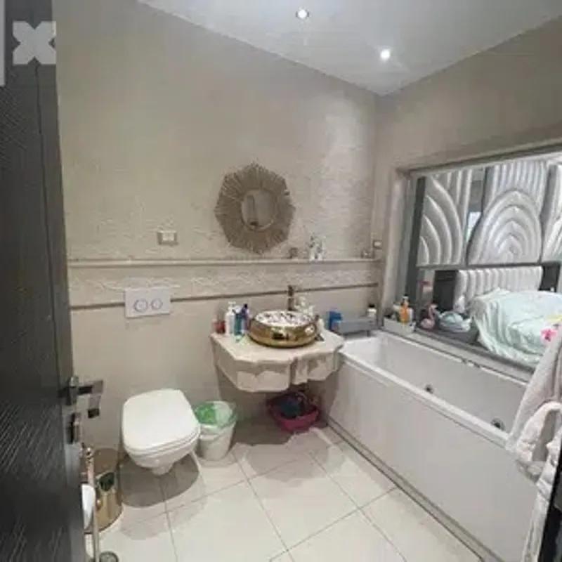 شقة للبيع بمساحة 220 متر و 3 غرف في مدينة نصر القاهرة