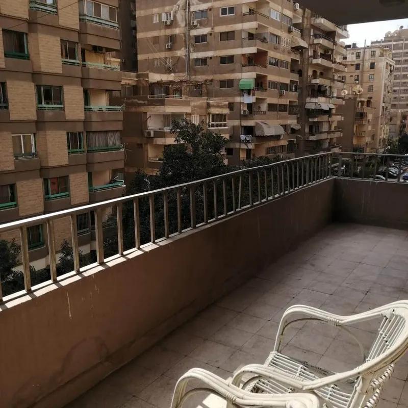 شقة للبيع بمساحة 200 متر و 3 غرف في مدينة نصر القاهرة