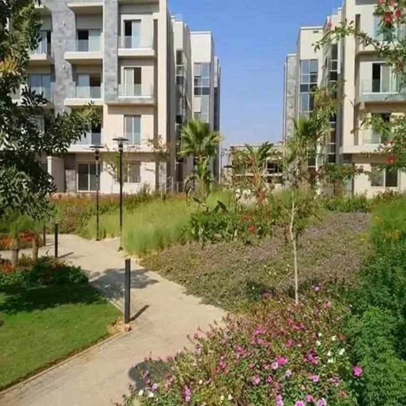 شقة للبيع بمساحة 200 متر و 3 غرف في التجمع الخامس القاهرة - صورة 3