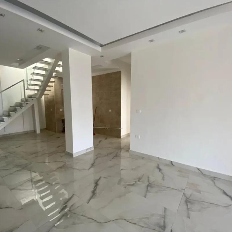 شقة للبيع بمساحة 200 متر و 3 غرف في التجمع الخامس القاهرة