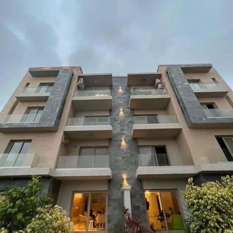 شقة للبيع بمساحة 200 متر و غرفتان في التجمع الخامس القاهرة - صورة 4