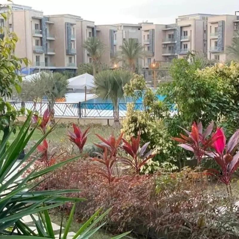 شقة للبيع بمساحة 200 متر و 3 غرف في التجمع الخامس القاهرة