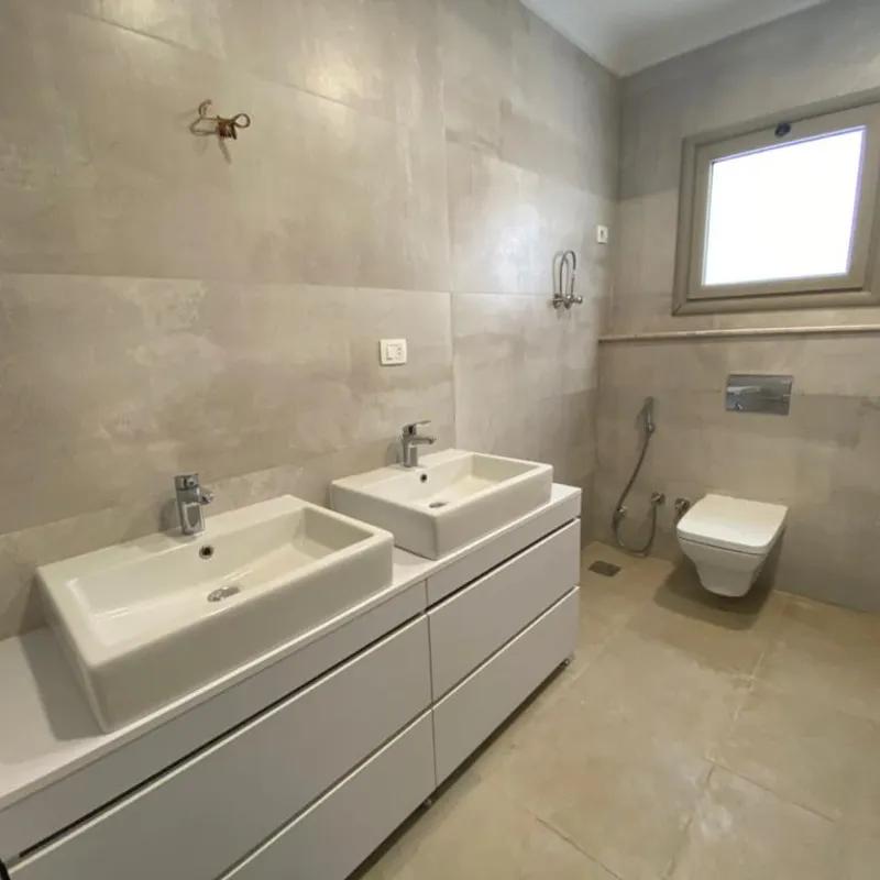 شقة للبيع بمساحة 200 متر و 3 غرف في التجمع الخامس القاهرة