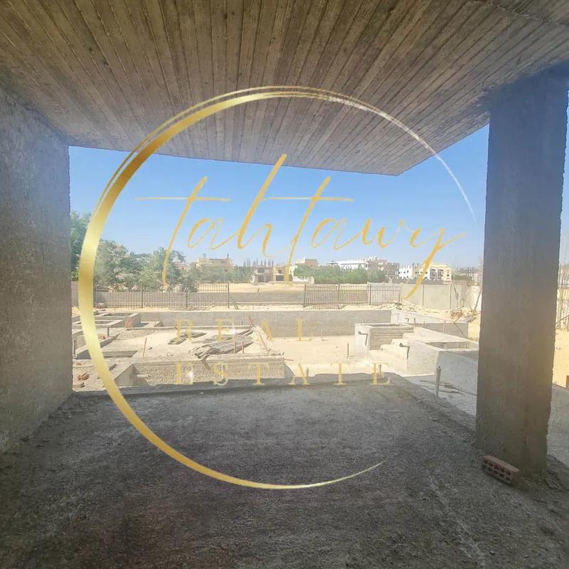 Villa for sale with an data.area 1,900 meters and 10 data.rooms in  Obour Qaliubiya  - All Images