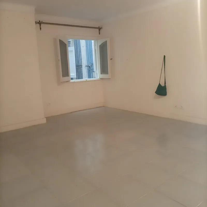 شقة للبيع بمساحة 98 متر و غرفتان في المنتزه الاسكندرية