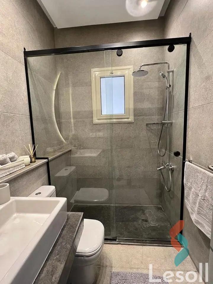 شقة بحديقة للبيع بمساحة 167 متر و 3 غرف في الشيخ زايد الجيزة - كل الصور