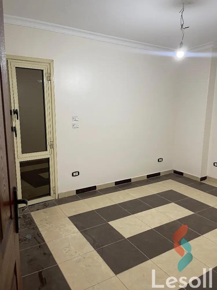 شقة للايجار السنوي بمساحة 120 متر و 3 غرف في عين شمس القاهرة