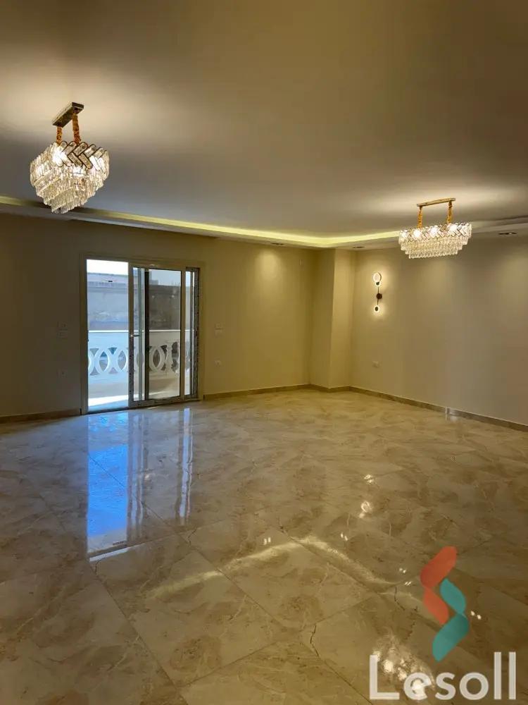 شقة للبيع بمساحة 230 متر و 3 غرف في العجوزة الجيزة