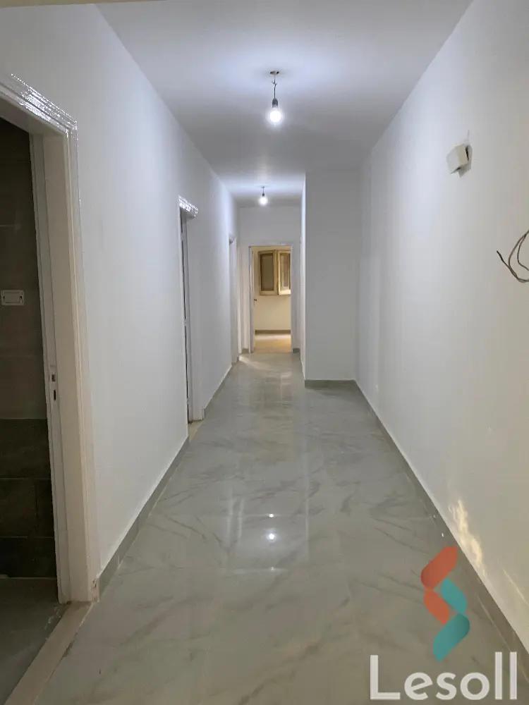 شقة للبيع بمساحة 200 متر و 3 غرف في المقطم القاهرة - صورة 3