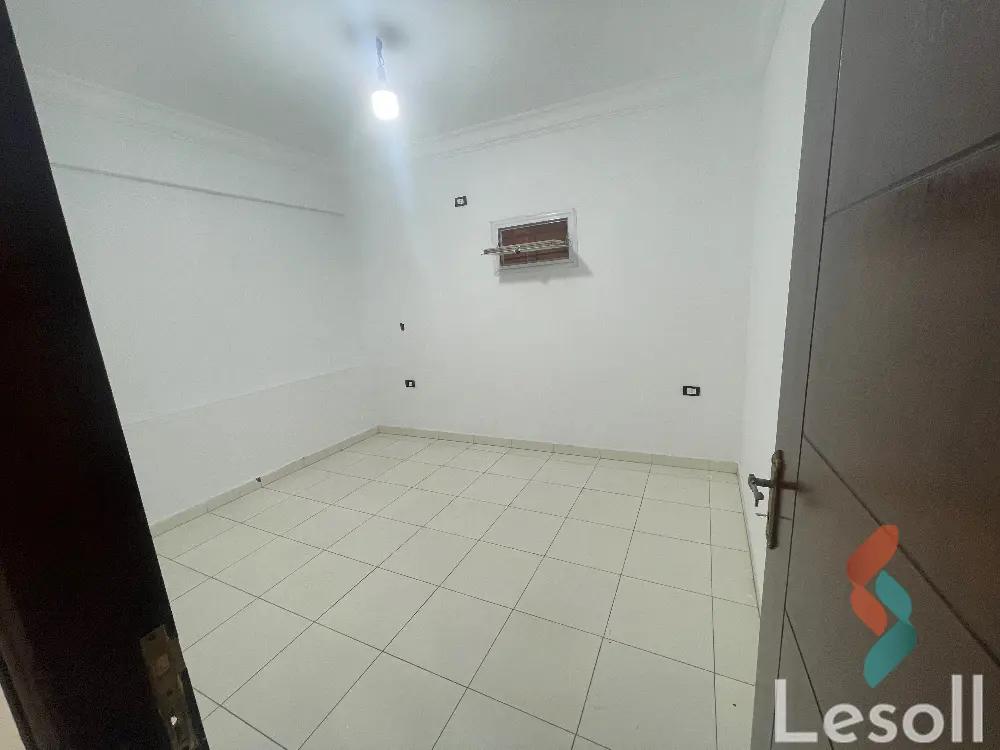 مكتب  للايجار بمساحة 200 متر و 6 غرف في الهرم الجيزة