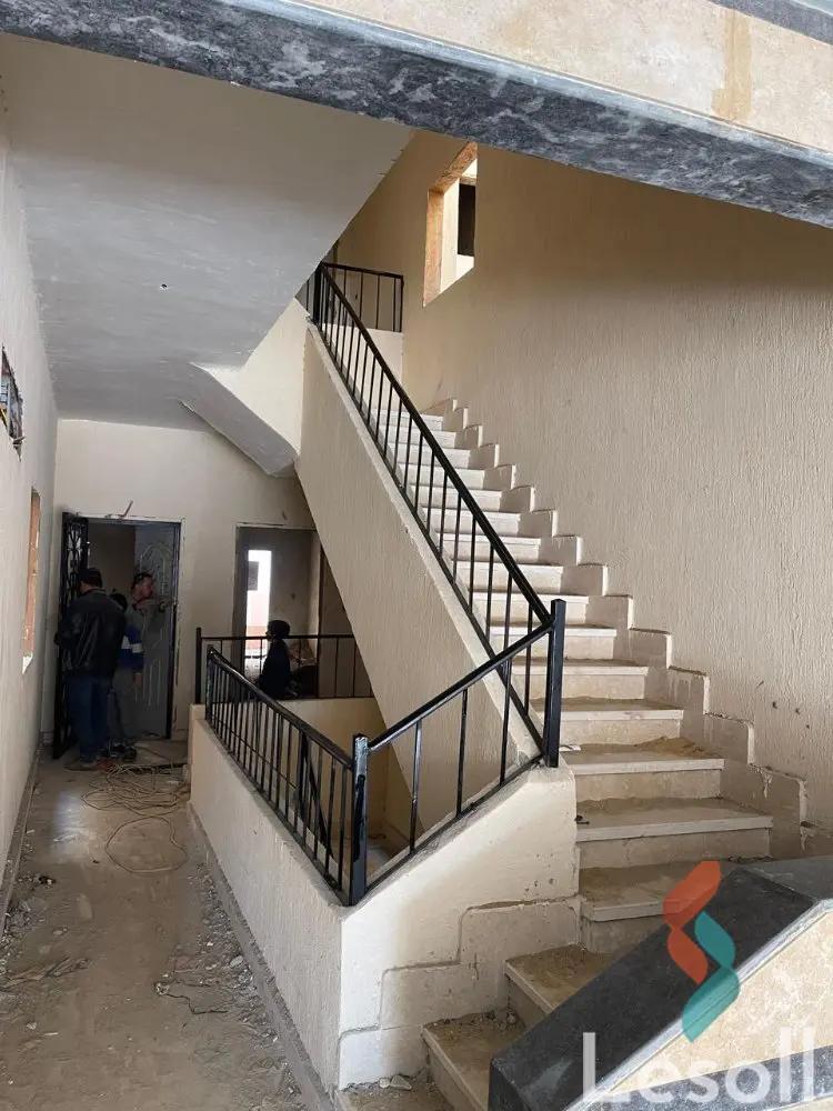 شقة للبيع بمساحة 175 متر و 3 غرف في مدينة الشروق القاهرة - صورة 2