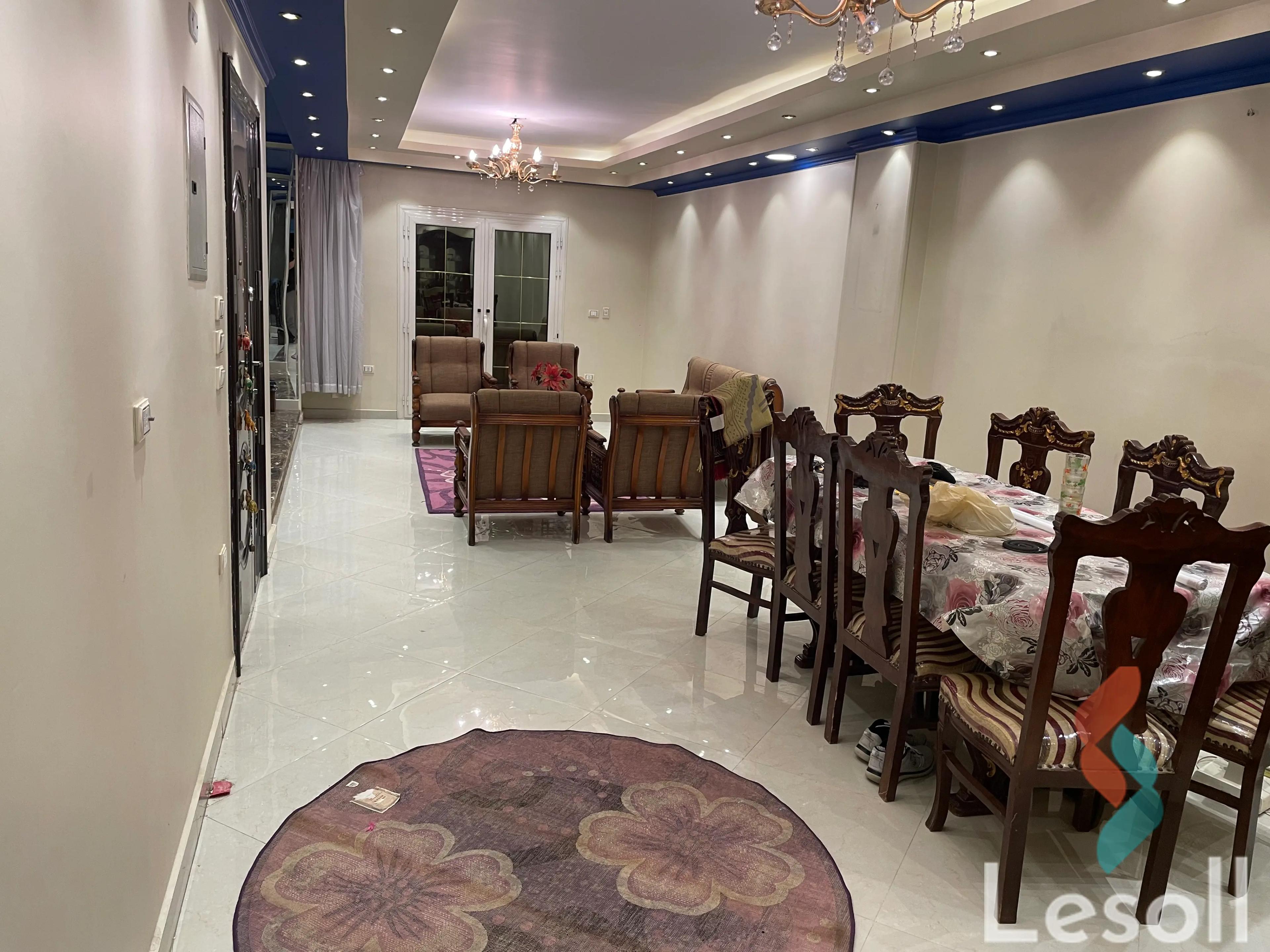 شقة للايجار الشهري بمساحة 200 متر و 3 غرف في المنيل القاهرة