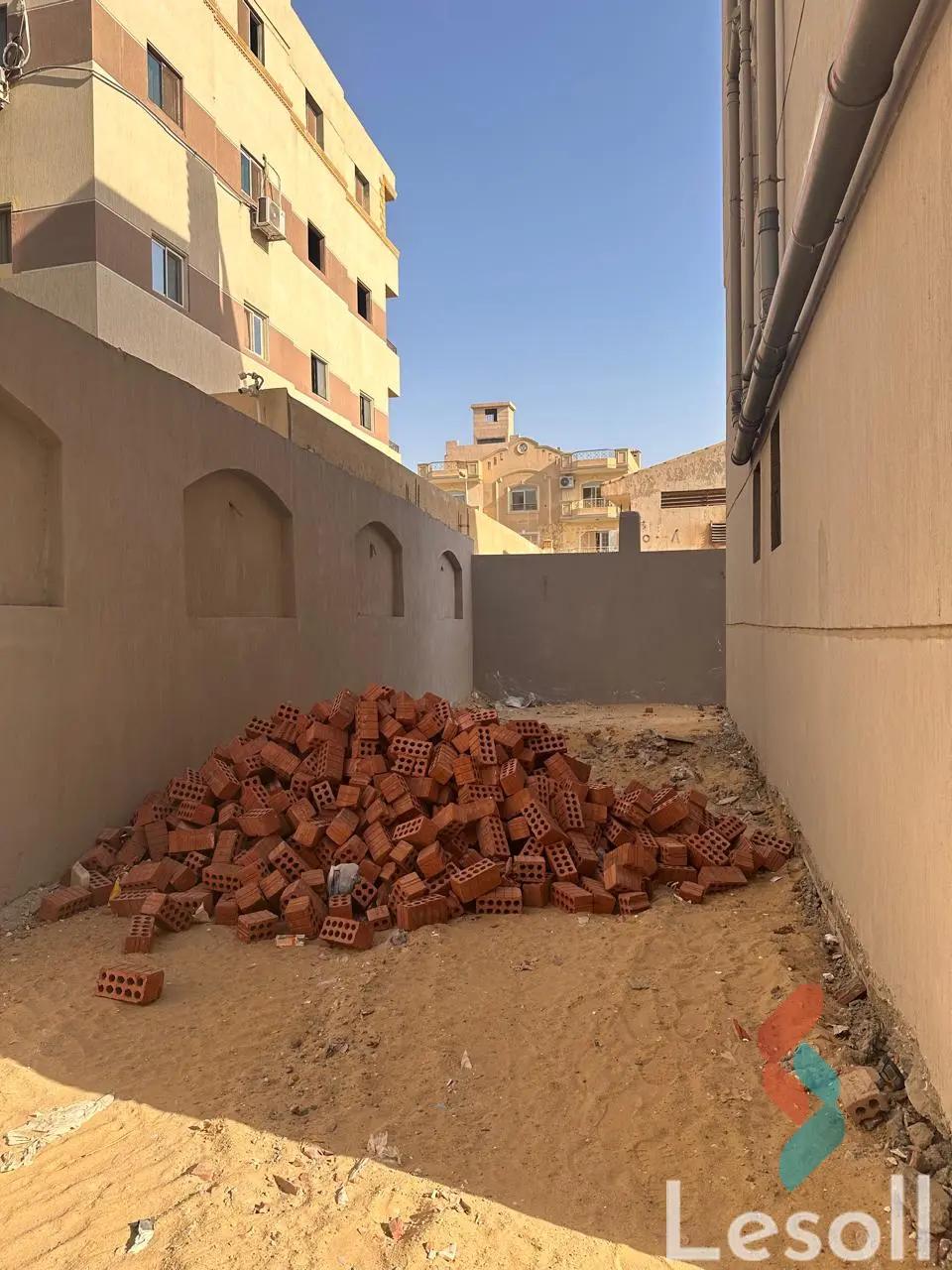 Apartment for sale with an area 170 meters and 3 rooms in  Cheikh Zayed Giza  - Image 2