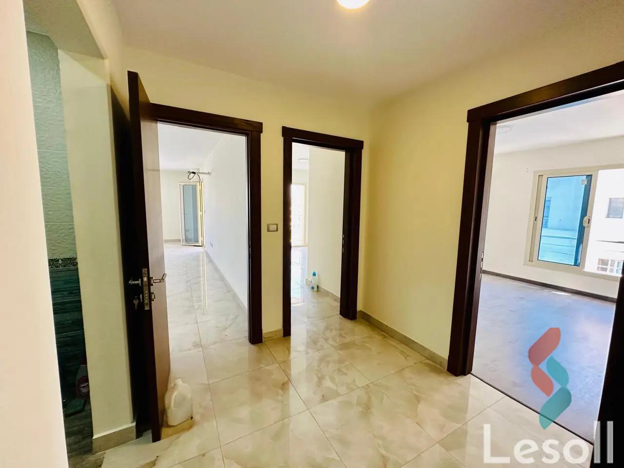 شقة للبيع بمساحة 245 متر و 4 غرف في  سموحة الاسكندرية - صورة 3