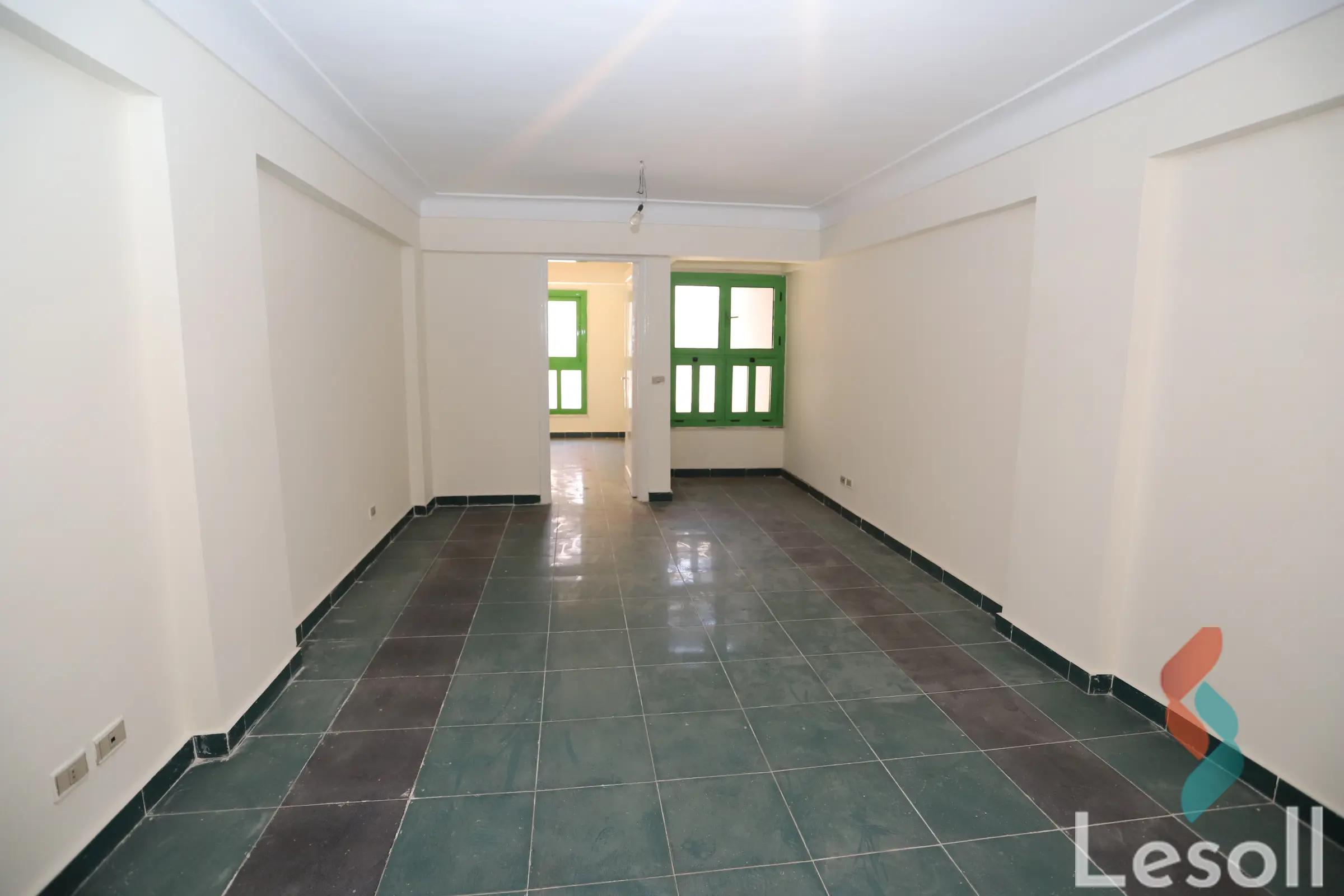 عياده للايجار السنوي بمساحة 50 متر في كامب شيزار الاسكندرية 