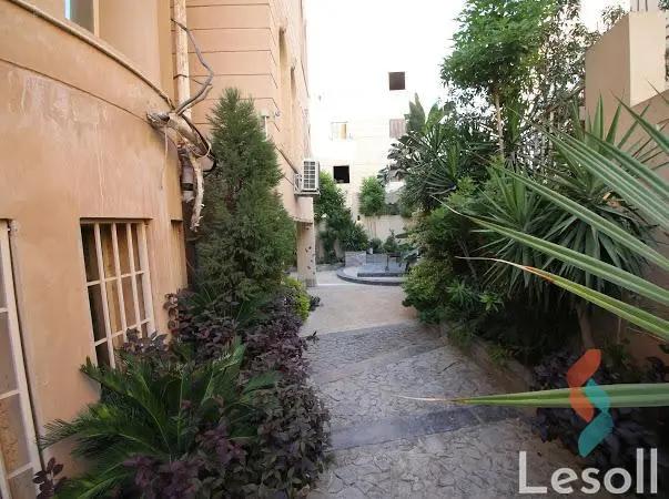 فيلا للبيع بمساحة 1,100 متر و 5 غرف في  الشيخ زايد الجيزة