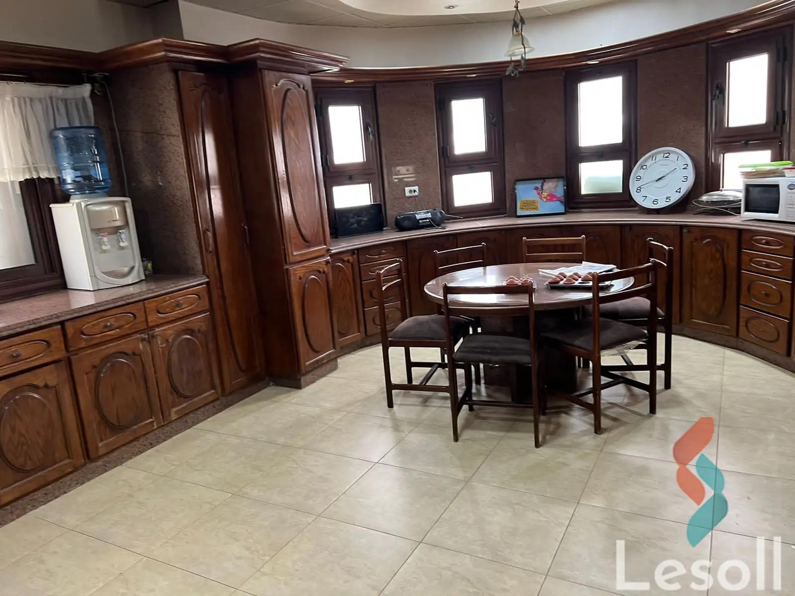 فيلا للبيع بمساحة 620 متر و 15 غرف في  التجمع الخامس القاهرة